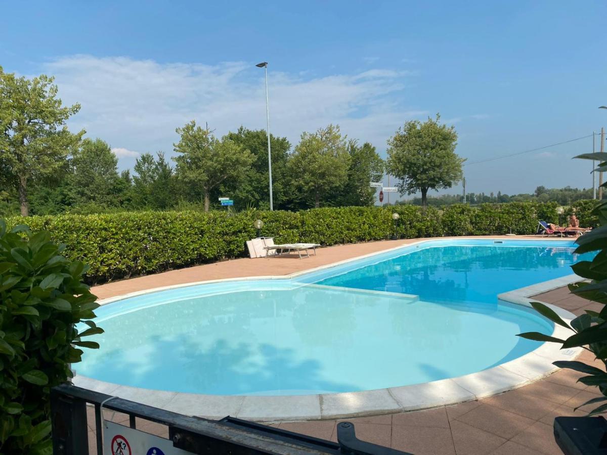Appartamento Il Faro Con Giardino In Residence Con Piscina Desenzano del Garda Exterior foto